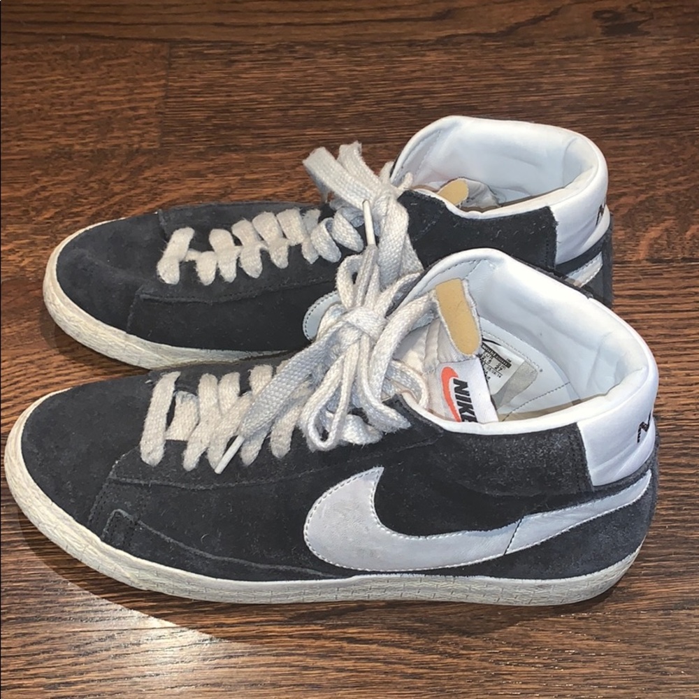 Nike Mens High Top, Lace up, Suede Sneaker